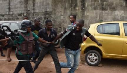 Commotion Outside Federal High Court As Lagos Task Force Strikes