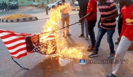 Shiites Protest Soleimani Killing In Abuja, Burn US Flag