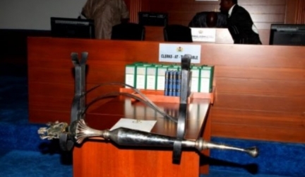 Assembly Recommends LG Boss For Psychiatric Test For Allegedly Slapping Lawmaker