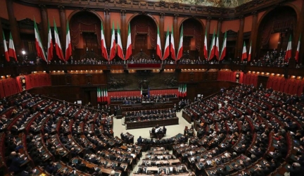 Italy Cuts Number of Federal Lawmakers by One Third To Reduce Cost